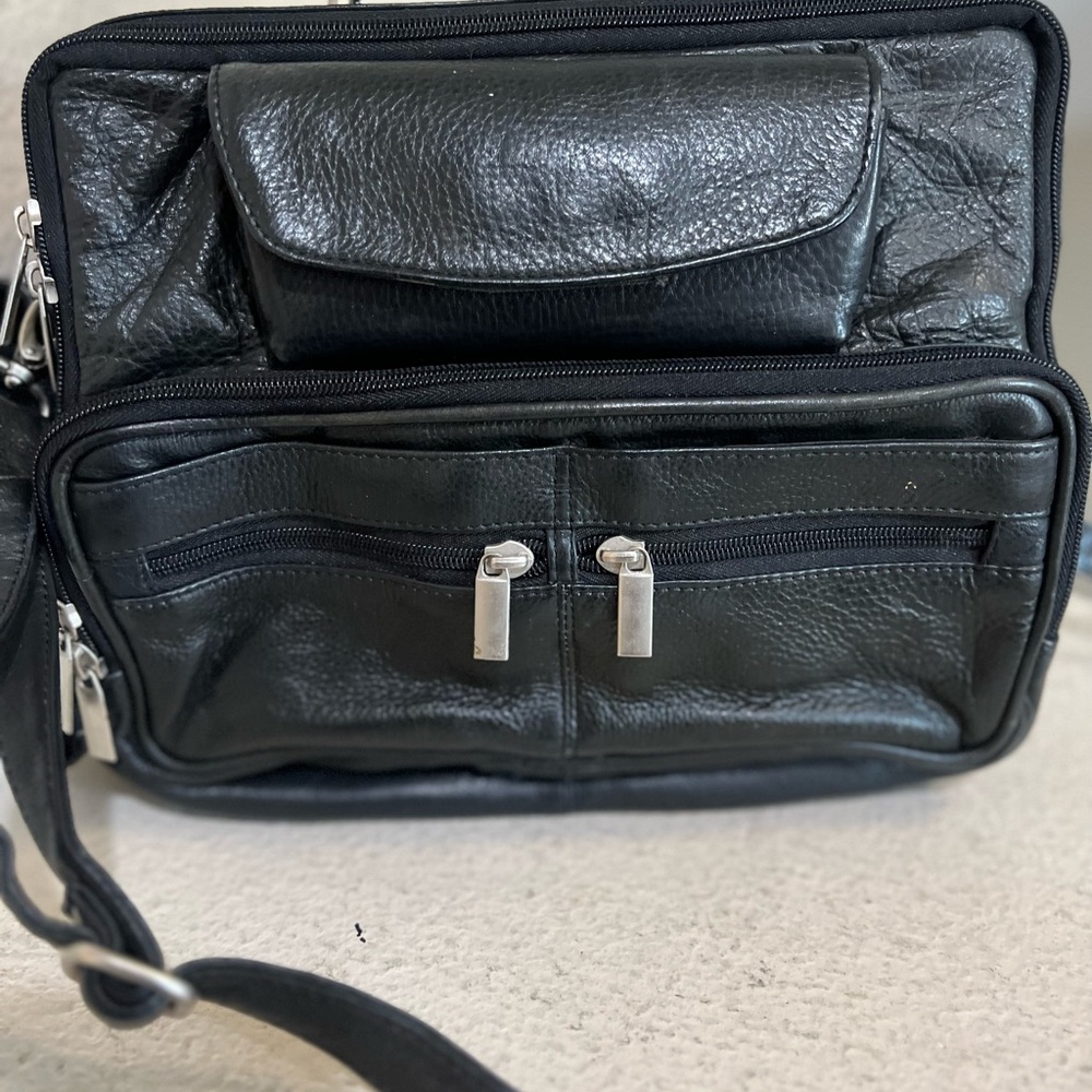 VNTG Wilson Black Leather Travel Messenger Bag Camera Bag Multiple Compartments - Picture 10 of 10